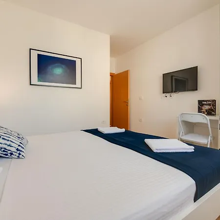 Cera Fuer 8 Personen In Holiday home *