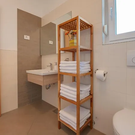 Holiday home Cera Fuer 8 Personen In