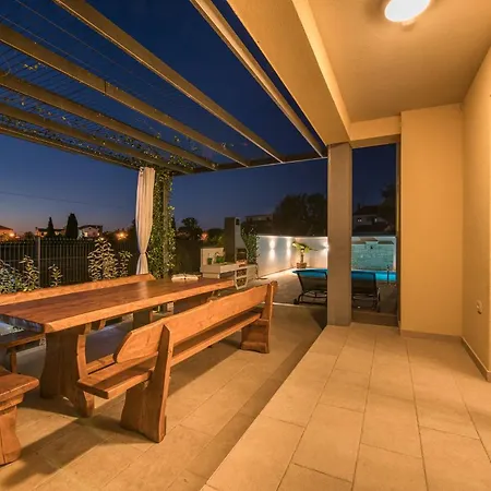 Holiday home Cera Fuer 8 Personen In Pula